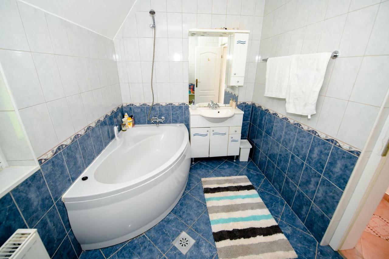 Apartment With View Zirovnica Exterior photo