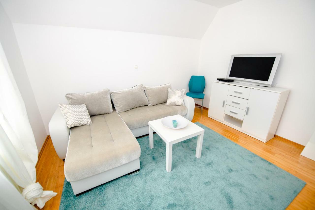 Apartment With View Zirovnica Exterior photo